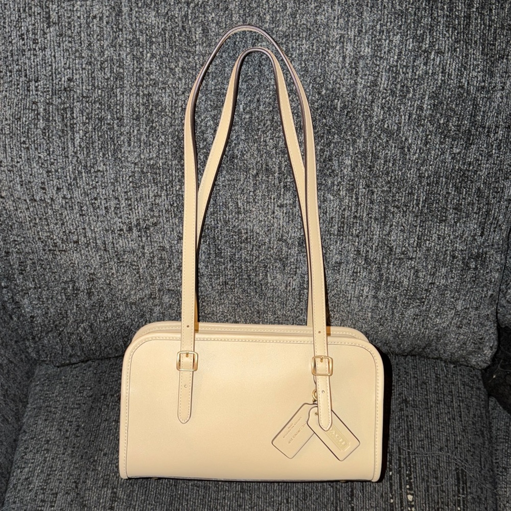 Coach Swing Zip Bag Full Size in Brass/Moonlight Glovetanned Leather NWT - Picture 8 of 16